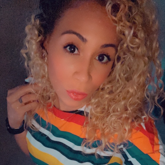 Meet your Posher, Danielle - Picture 1 of 1